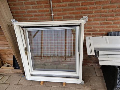 Velux Dakraam Kunstof GGU-S06 114 x 118, Doe-het-zelf en Verbouw, Glas en Ramen, Gebruikt, Dakraam, 80 tot 120 cm, 80 tot 120 cm