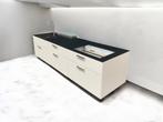Next125 showroom keuken met mat zwarte glazen blad, Huis en Inrichting, Keuken | Complete keukens, Ophalen, Nieuw, Overige typen