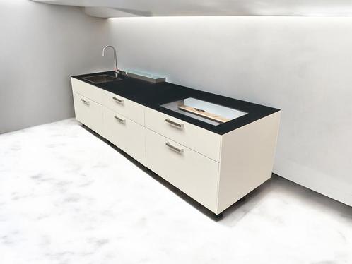 Next125 showroom keuken met mat zwarte glazen blad, Huis en Inrichting, Keuken | Complete keukens, Nieuw, Overige typen, Ophalen
