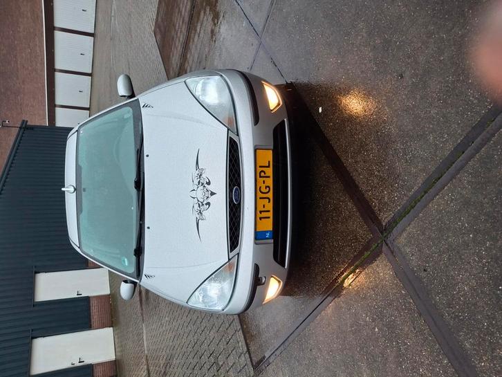 Ford Focus 1.8 I Ghia SDN 2002 Grijs, Auto's, Ford, Particulier, Focus, Benzine, C, Sedan, Handgeschakeld, Origineel Nederlands