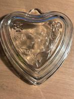 Glazen hartvormige puddingvorm met bloemmotief, Schaal, Ophalen of Verzenden, Overige vormen, Glas