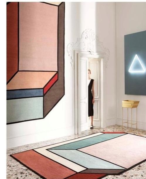 Design tapijt |  Italiaans modern design, Huis en Inrichting, Stoffering | Tapijten en Kleden, Zo goed als nieuw, 200 cm of meer