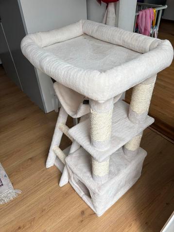 Kattenhuis beschikbaar voor biedingen