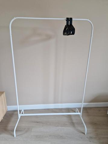 Kledingrek staal wit incl. 50 kleerhangers beschikbaar voor biedingen