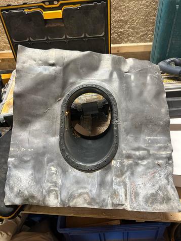 Dakdoorvoer Lood 50x50 cm beschikbaar voor biedingen