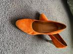 Suede pumps, Kleding | Dames, Schoenen, Pumps, Oranje, Ophalen of Verzenden, Gedragen