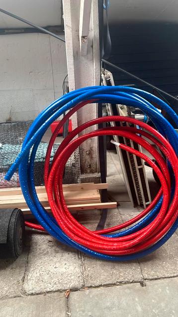 Uponor 25 mm geisoleerde buis beschikbaar voor biedingen