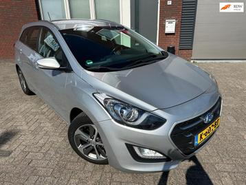 Hyundai I30 Wagon 1.4 / Navi / Camera / PDC / Clima / Cruise beschikbaar voor biedingen