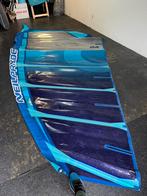 Neilpryde V8 7.7 2021 zgan 15 x mee gevaren, Watersport en Boten, Windsurfen, Ophalen, Met draagtas, 7 m² of meer, Zo goed als nieuw