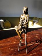 Bronzen beeldje, P. Collinet, dame op barkruk, Ophalen of Verzenden, Zo goed als nieuw, Mens