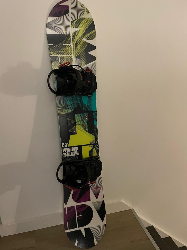 Snowboard - Nitro Charm - 149, Sport en Fitness, Snowboarden, Ophalen, Gebruikt, Board