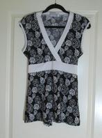 L-2 Zwart-witte top met witte rozen print - Maat L., Zwart, Maat 42/44 (L), Ophalen of Verzenden, Zonder mouw