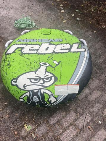 airhead opblaas band voor achter de boot beschikbaar voor biedingen
