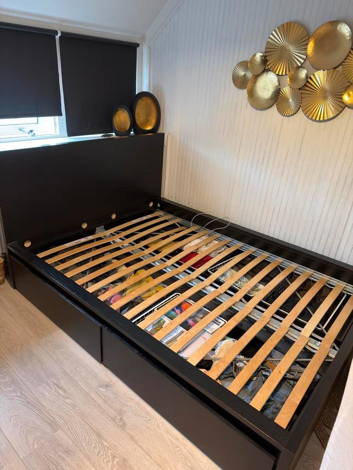 Malm bedframe ikea, Huis en Inrichting, Slaapkamer | Bedden, Zo goed als nieuw, Tweepersoons, 140 cm, 200 cm, Hout, Zwart, Ophalen