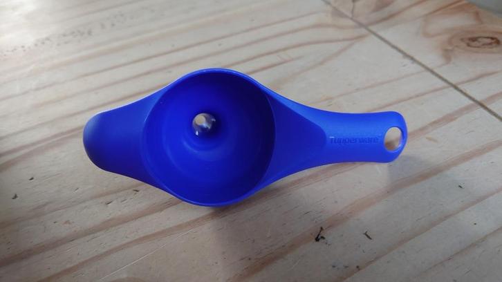 Tupperware mini trechter Paars NIEUW, Huis en Inrichting, Keuken | Tupperware, Nieuw, Overige typen, Paars, Ophalen of Verzenden