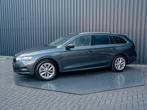 Skoda Octavia Combi 1.0 e-TSI Business Edition | Trekhaak af, Stof, Gebruikt, 23 km/l, Hybride Elektrisch/Benzine