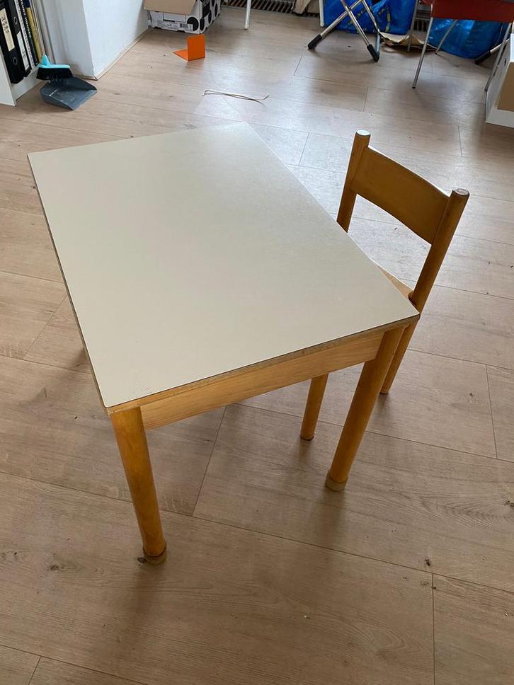 Schilte 2 sets schooltafeltje plus stoeltje, Kinderen en Baby's, Kinderkamer | Tafels en Stoelen, Gebruikt, Tafel(s) en Stoel(en)