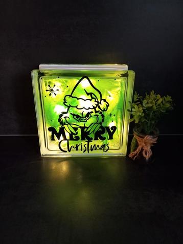 Kerst Glasblok - Grinch Merry Christmas beschikbaar voor biedingen