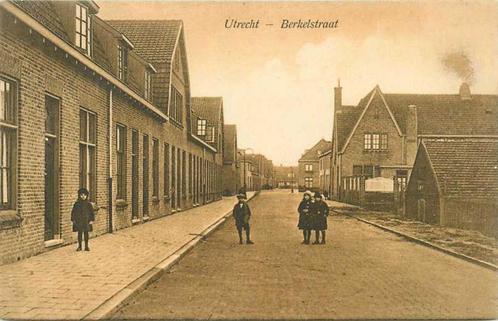(380-756-021) Utrecht Berkelstraat, Verzamelen, Ansichtkaarten | Nederland, Utrecht, Verzenden