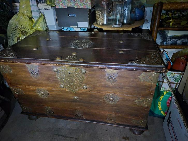 Antieke Indonesische Dekenkist, Antiek en Kunst, Antiek | Meubels | Kasten, Ophalen of Verzenden