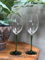 Vintage wijnglazen op groene voet, Glas of Glazen, Q, Q, Ophalen of Verzenden