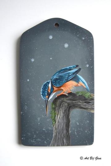 IJsvogel op de uitkijk, geschilderd op een houten plankje beschikbaar voor biedingen