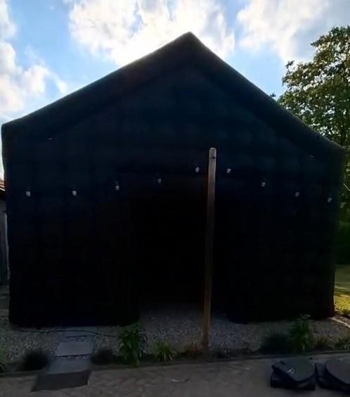Zwarte luxe Opblaasbare partytent-feesttent-pop up tent 6x8, Tuin en Terras, Tuinhuizen, Zo goed als nieuw, Hout, 3 ramen of meer