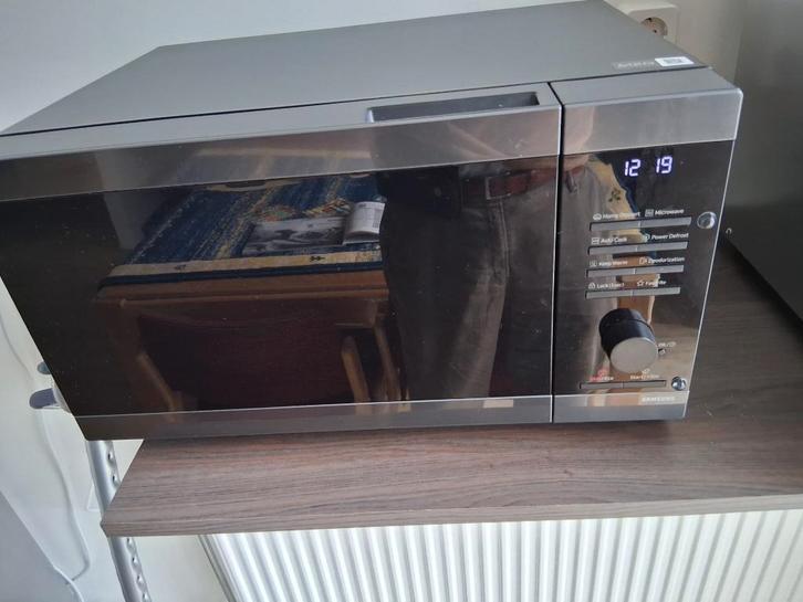 MAGNETRON TE KOOP, Witgoed en Apparatuur, Magnetrons, Zo goed als nieuw, Vrijstaand, Magnetron, 45 tot 60 cm, Draaiplateau, Ophalen