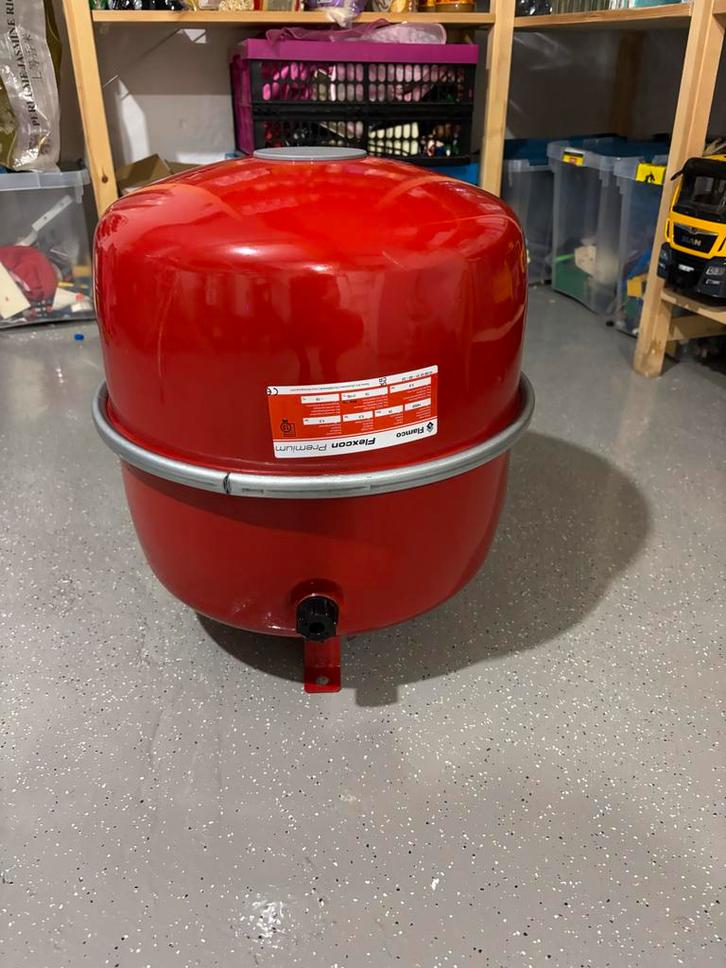 Flamco expansievat 35 liter - Nieuw!, Doe-het-zelf en Verbouw, Geisers en Boilers, Nieuw, Onderdeel, 20 tot 100 liter, Minder dan 3 jaar oud