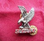 Oude metalen pin Suzuki. Adelaar., Verzamelen, Ophalen of Verzenden, Zo goed als nieuw, Transport, Speldje of Pin