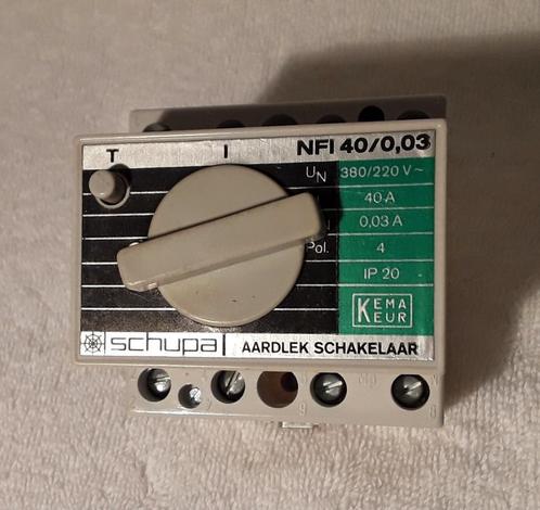 Diverse elektra materiaal (zie foto's), Doe-het-zelf en Verbouw, Elektra en Kabels, Zo goed als nieuw, Ophalen