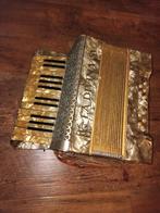 Accordeon la divina ook mooi voor decoratie, Muziek en Instrumenten, Ophalen, Gebruikt, 120-bas, Overige merken