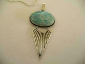Een Zilveren ketting + Zilveren Hanger met Larimar edelsteen beschikbaar voor biedingen