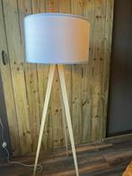 Zuiver tripod vloerlamp wood white model, Huis en Inrichting, Lampen | Vloerlampen, Ophalen, Zo goed als nieuw, Scandinavisch