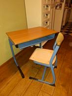 Peuter / Kleuter bureautje, Kinderen en Baby's, Kinderkamer | Tafels en Stoelen, Ophalen, Zo goed als nieuw, Tafel(s) en Stoel(en)