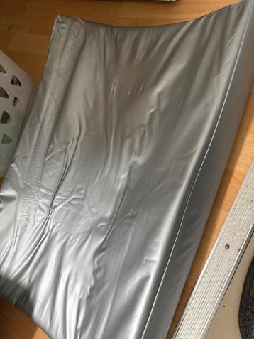 Aankleedkussen - Grijs beschikbaar voor biedingen