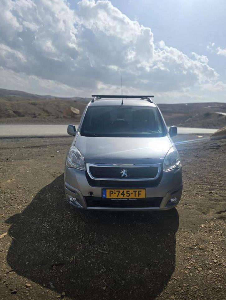 Peugeot Partner 1.2 81KW Tepee 5PL 2017 Grijs, Auto's, Peugeot, Particulier, Partner, Adaptive Cruise Control, Airbags, Airconditioning