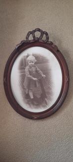 Ovale houten lijst met strik en glas portret!, Ophalen of Verzenden