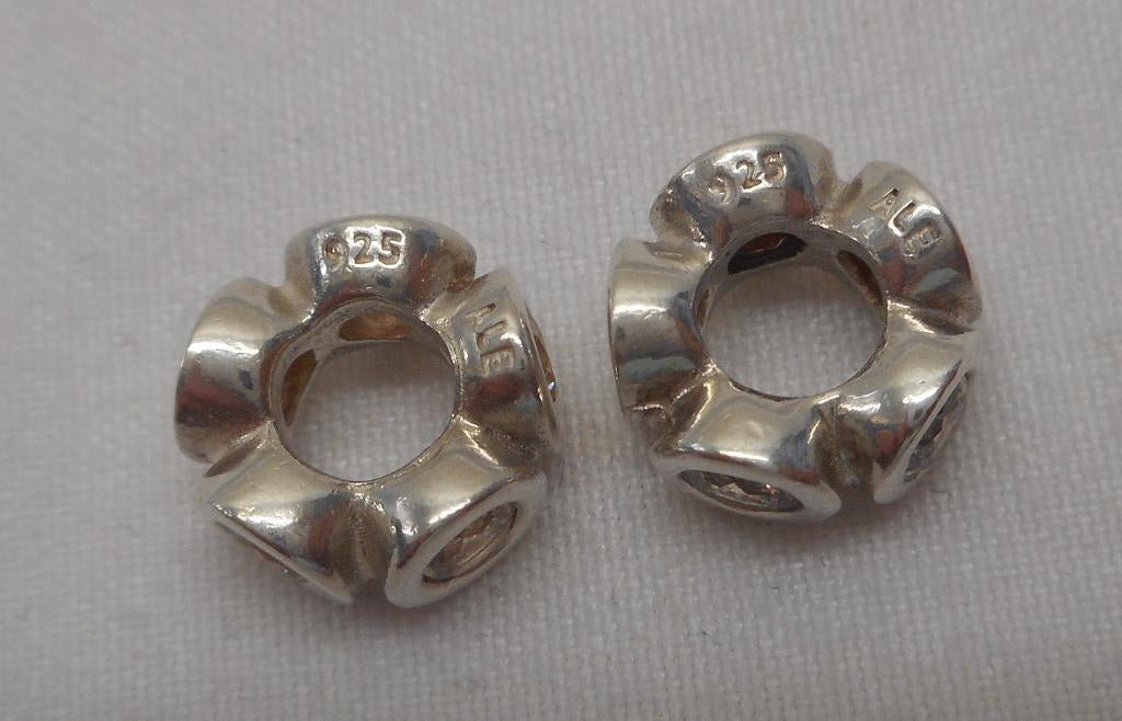 Pandora zilveren set bedels met steentjes nr.749, Verzenden, Pandora, Zo goed als nieuw, 2 of 3 bedels