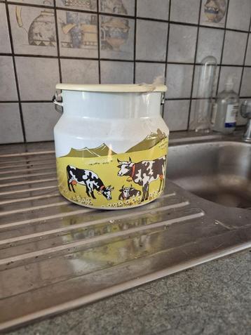 melk emmer beschikbaar voor biedingen