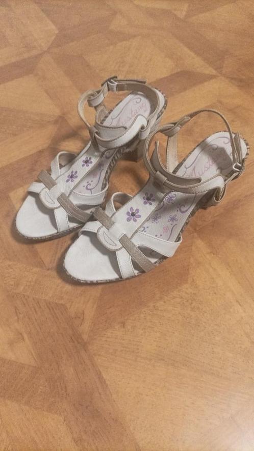 Mustang sandalen met hak maat 41, Kleding | Dames, Schoenen, Zo goed als nieuw, Sandalen of Muiltjes, Grijs, Ophalen of Verzenden