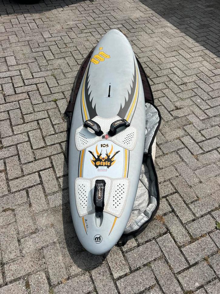 Mistral Style 105 Red dot (Carbon), Watersport en Boten, Windsurfen, Zo goed als nieuw, Plank, Minder dan 250 cm, Ophalen
