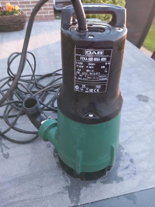 Dompel / vuilwaterpomp dab feka 600m, Tuin en Terras, Waterpompen, Zo goed als nieuw, Elektrisch, Dompelpomp, Ophalen