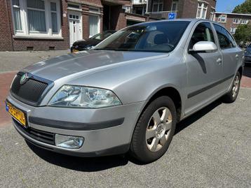 Skoda Octavia 1.6 Elegance Clima Cruise PDC LMV Dealer OH! L beschikbaar voor biedingen