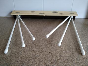 Retro wasrekje hangend beschikbaar voor biedingen