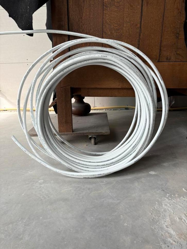 Uponor 16mm 46meter 20mm 8meter en koppelingen, Doe-het-zelf en Verbouw, Buizen en Afvoer, Zo goed als nieuw, Overige typen, Overige materialen
