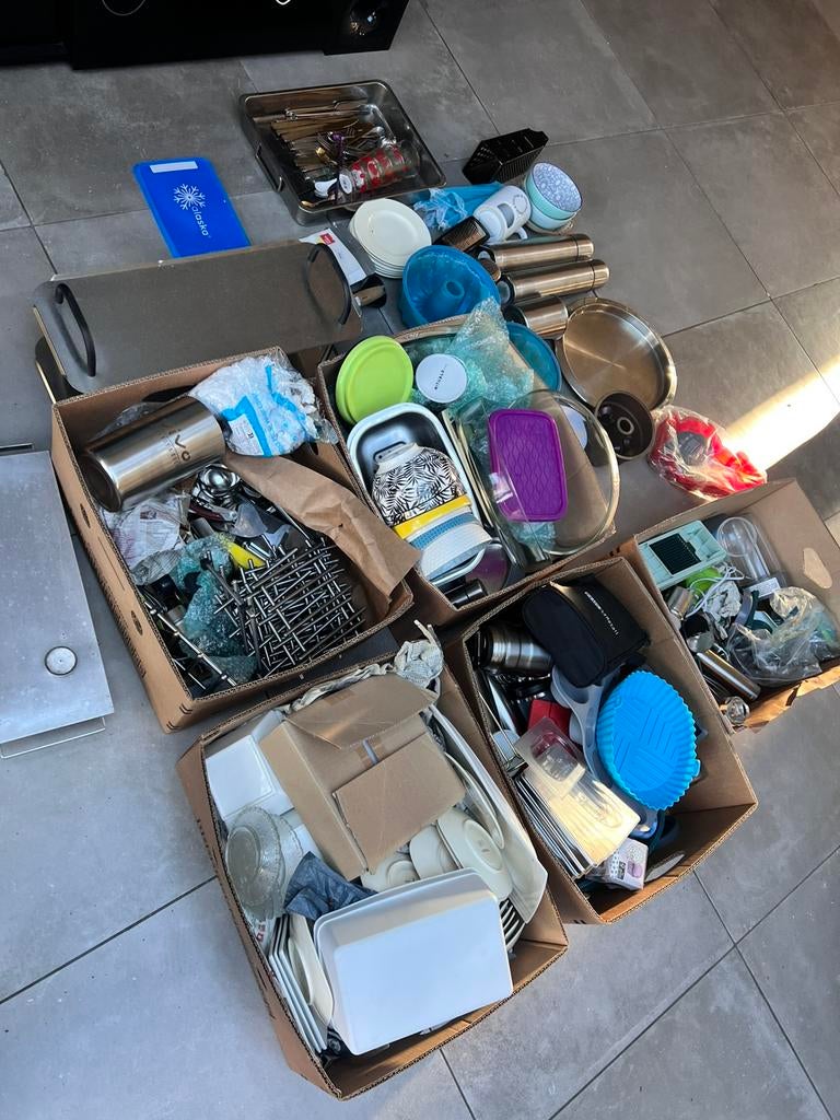 KEUKEN BENODIGDHEDEN ROMMELMARKT SUPLLEN BIJNA GRATIS, Ophalen of Verzenden, Zo goed als nieuw