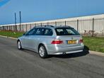 BMW 5-Serie E61 525d M57 AUT 2005 Grijs, Auto's, Achterwielaandrijving, Zwart, 2497 cc, Navigatiesysteem