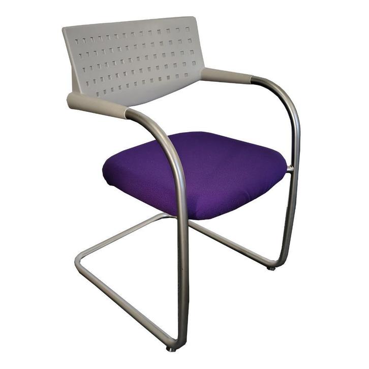 Vitra Visavis Slede Vergaderstoel Wit Paars Geborsteld Alumi, Huis en Inrichting, Stoelen, Gebruikt, Vijf, Zes of meer stoelen