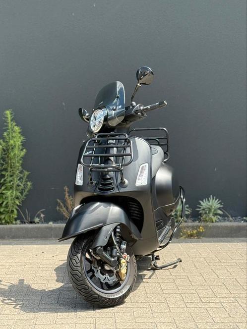 Vespa GTS NOTTE 2020 FULL OPTION AKRAPOVIC, Motoren, Motoren | Piaggio, Bedrijf, Scooter, 12 t/m 35 kW, 1 cilinder, Ophalen of Verzenden